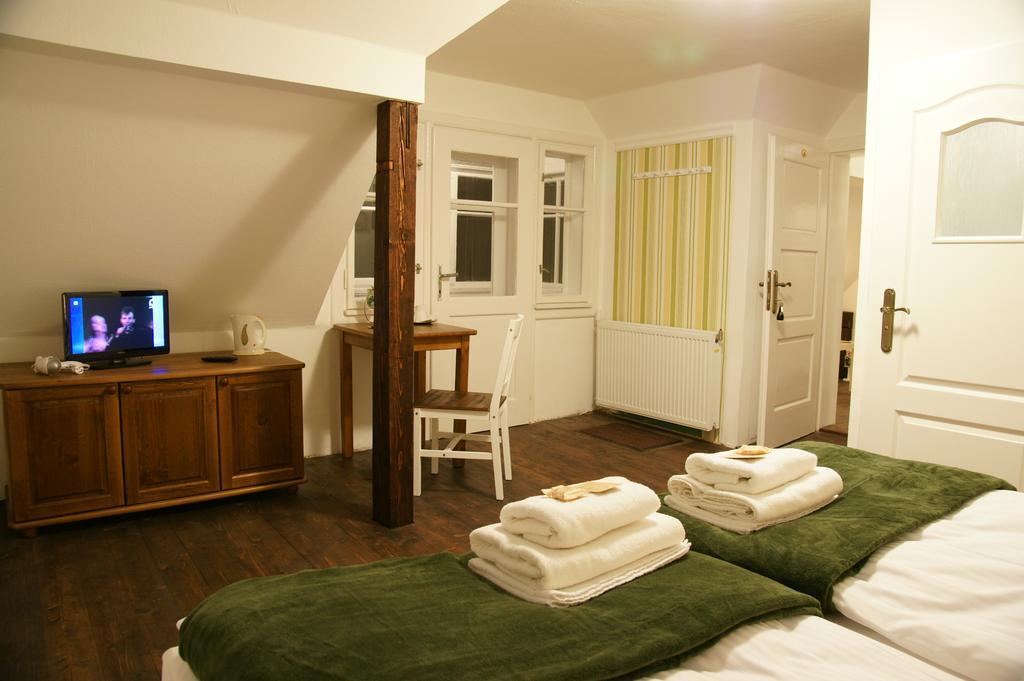 Willa Zwolakowka Bed & Breakfast Istebna Room photo